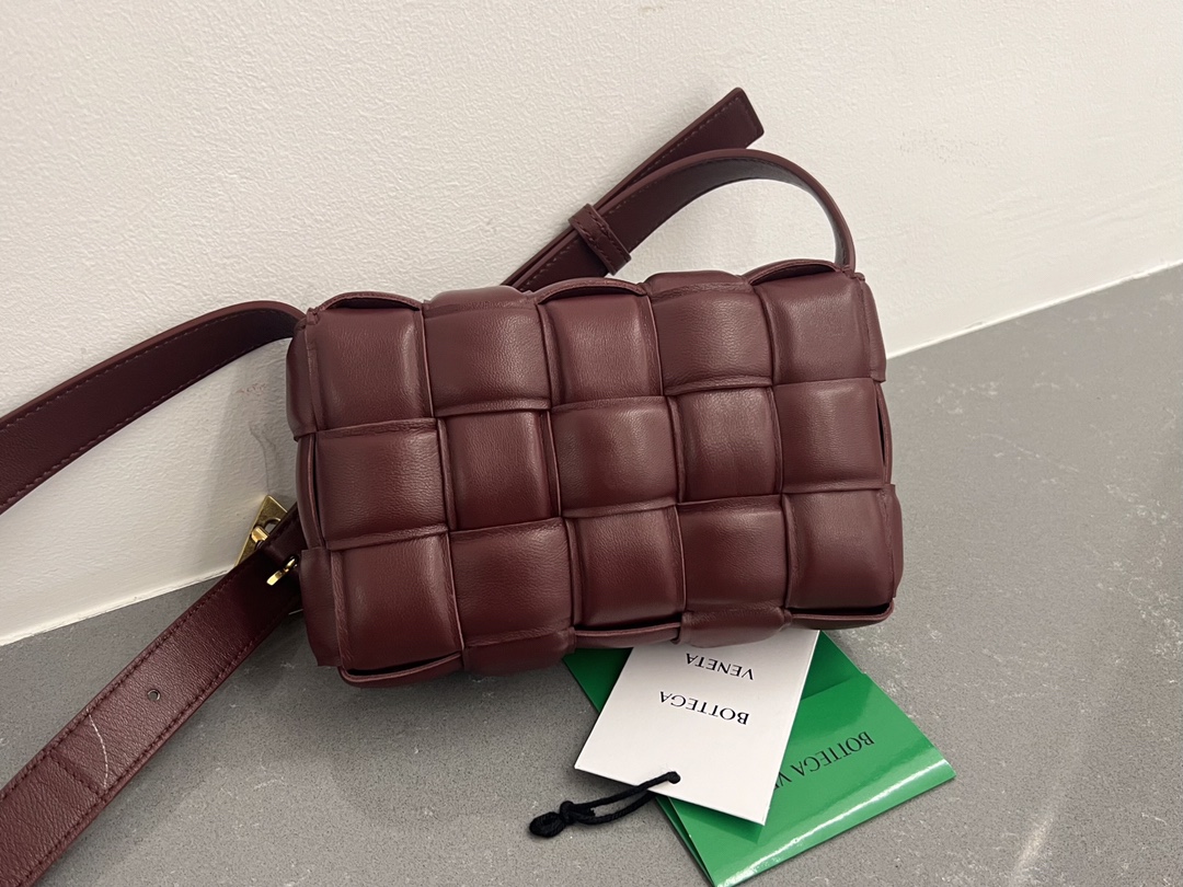  Small Padded Cassette Intreccio Leather Cross-body Bag Bordeaux